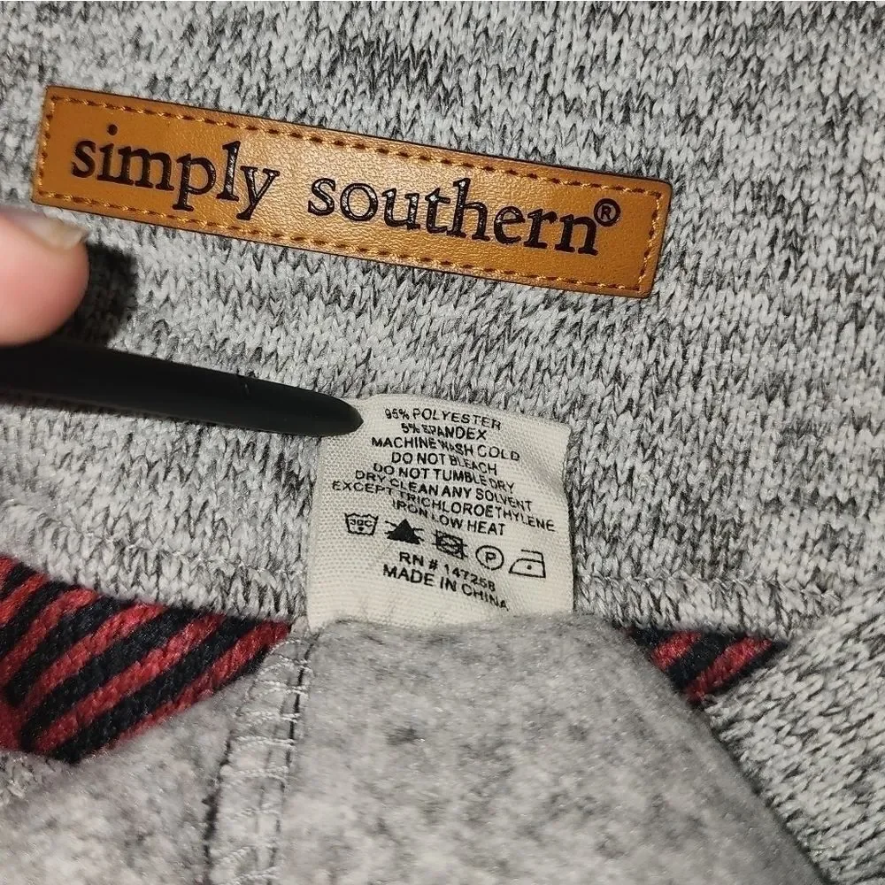 SIMPLY Southern pullover​ - Picture 8 of 9